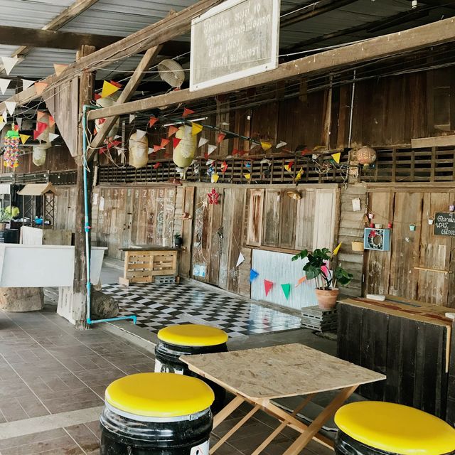 ตลาดโบราณนครเนื่องเขต