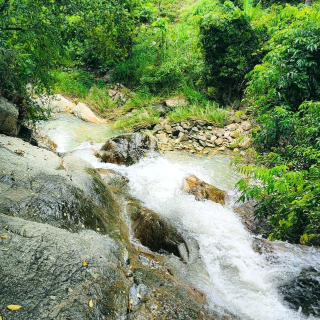 🏞️น้ำตกเฉินหลง กม.26นอก ทำนบ จังหวัดยะลา🍀🌿

   