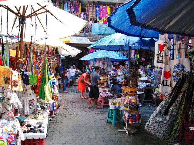 Ubud traditional art market