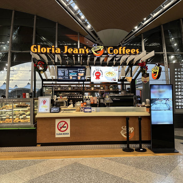 Coffee at Gloria Jean’s KLIA