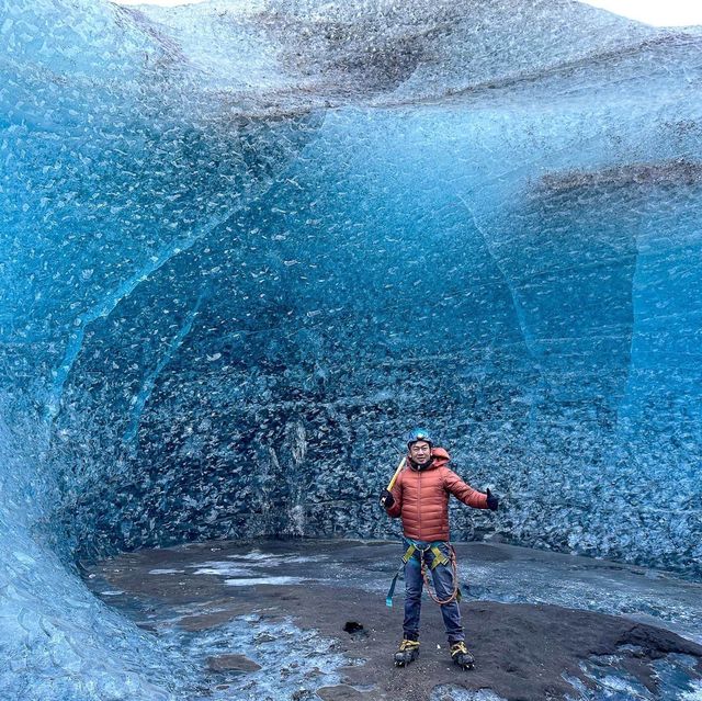Hang Động Băng xứ Iceland