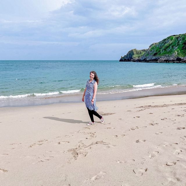 A gorgeous “hidden” beach in Wales!