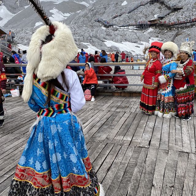 Amazing views Jade Dragon Snow Mountain 