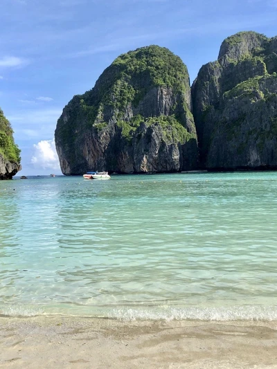 Phi Phi Islands - Thailand Phi Phi Islands Travelogues Phi Phi Islands - Thailand Phi Phi Islands Travelogues