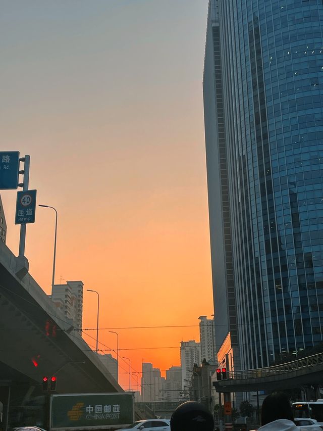 Cycling through Golden Hour in Shanghai✨⭐️