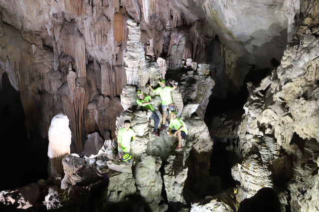 Tour Hang Rục Mòn ( Ruc Mon Cave 1 Adventure )