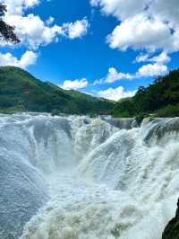 The largest waterfall in Asia!💙