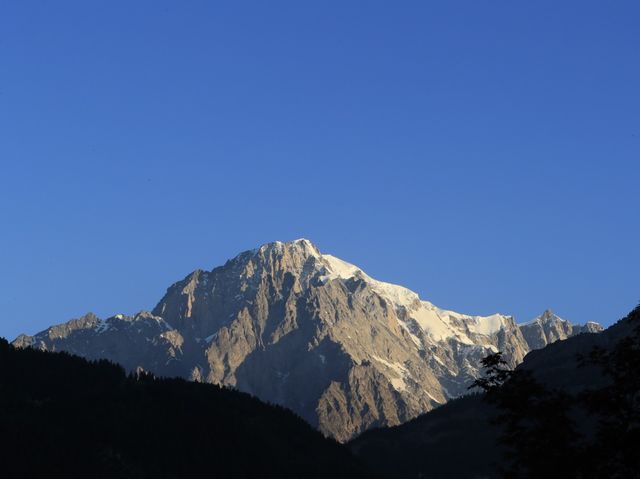 阿尔卑斯山脉主峰区足尖赫伯倫納