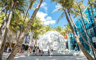 PUBLIC ART TOUR OF MIAMI DESIGN DISTRICT | Palm Court Plaza - Miami Design District