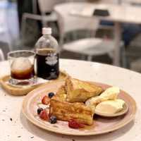尖沙咀拱形coffee shop