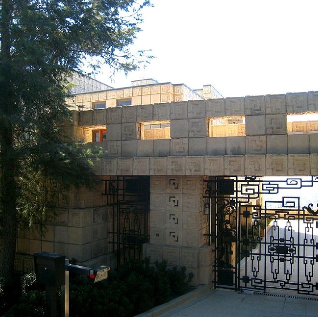 Ennis House. 