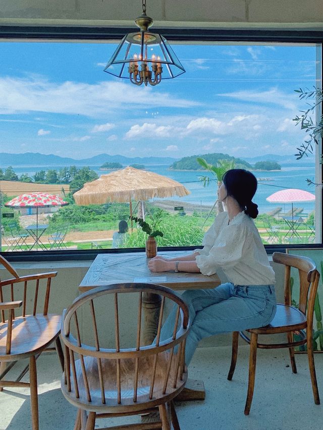 동남아 여행 온 것 같은, 여수 카페 "비스토니"