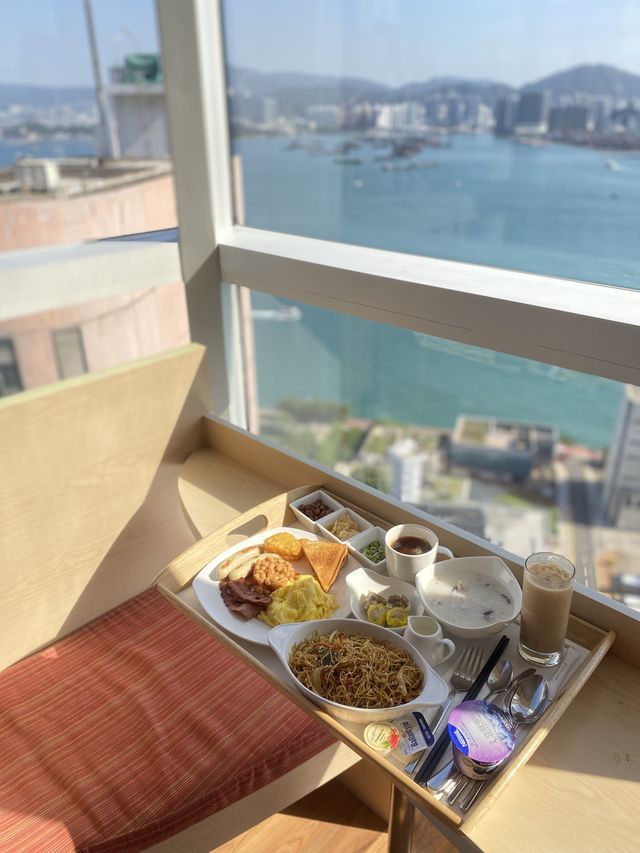 享受維港景色 房內慢慢嘆早餐🥣