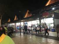 가벼운 주머니지만 두둑하게 배불리 먹을수 있는 newton food centre