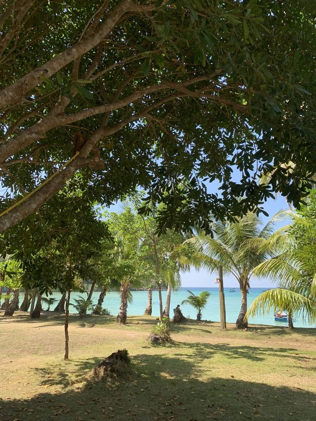 น้ำใส ทรายเนียน ที่สยามบีชเกาะกูด