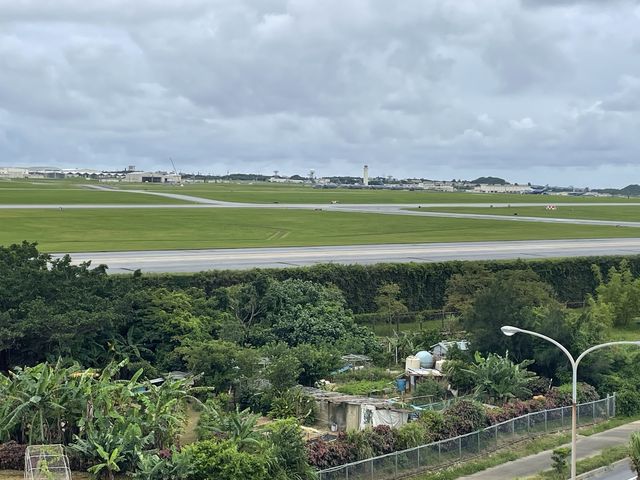 嘉手納基地が一望できる『道の駅かでな』