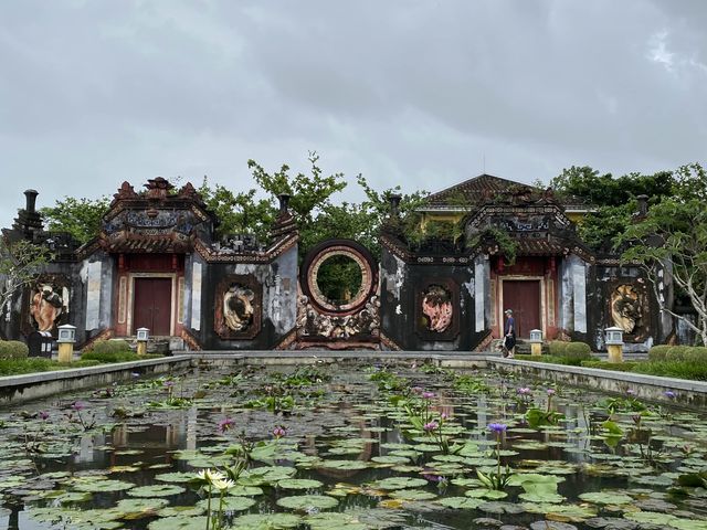 exploring beautiful Old Town of Hoi An