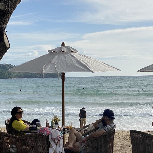 Pine beach bar : คาเฟ่ใน intercontinental phuket 