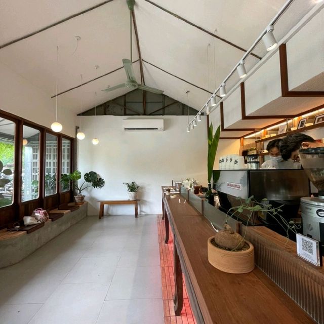 Basic Space Coffee @Ayudhya 