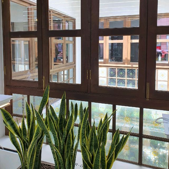 M1 flagship fitted in Peranakan House