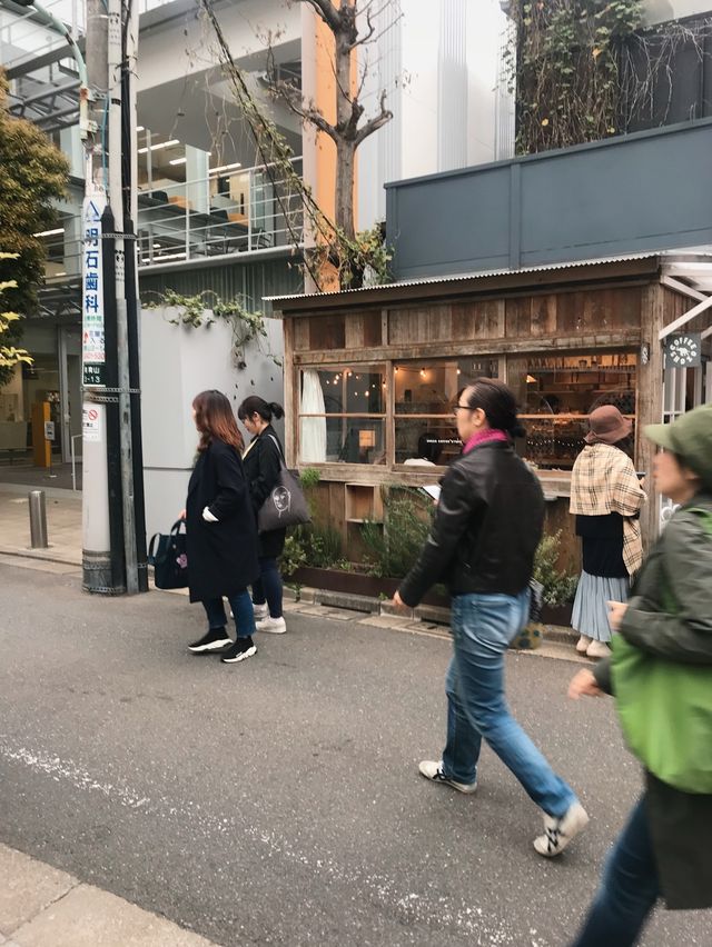 아기자기한 카페들이 모여있는 도쿄 "오모테산도"