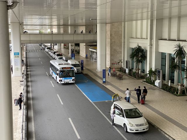 南国ムード漂う那覇空港
