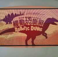 巨型恐龍出沒商場觀景台📣📣