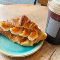 三軒茶屋　クロワッサンが有名なカフェ《Yellow cafe》
