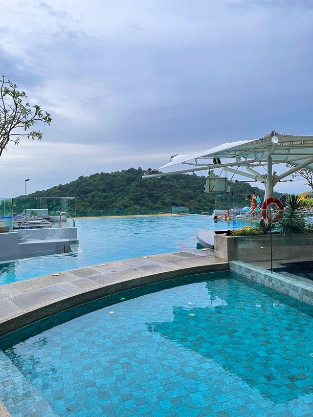  crest resort & pool villas 🏝🌊 