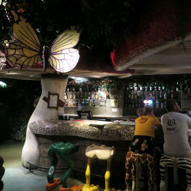 Rainforest Cafe (Now known as Jungle Cafe) 