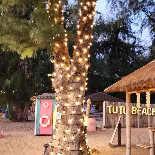 Tutu Beach คาเฟ่สีชมพู 🏖️ 