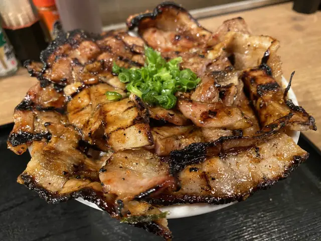 大阪・南森町。豚好きにオススメしたい『蒲焼き豚丼』炭火焼きでいただく『炭火焼き豚丼専門店 豚小家 天神橋店』