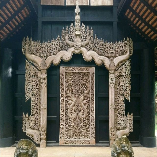 ชมงานไม้แกะสลัก@บ้านดำ