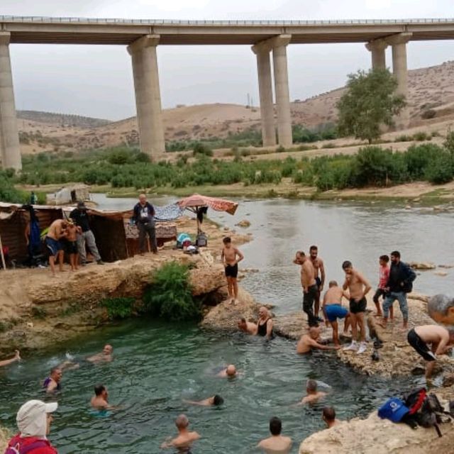 Ain lwali is 14 km from the center of Fès.