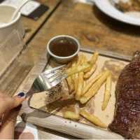 榖飼安格斯牛排🥩餐 價錢公道合理 😍