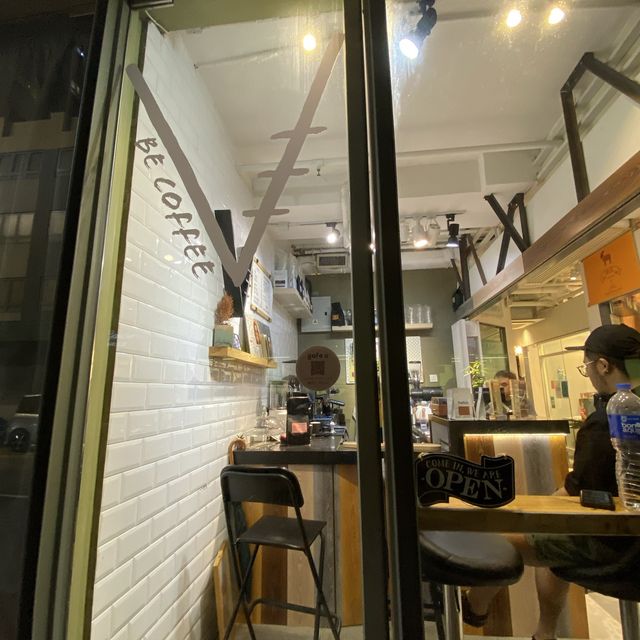 除咗BE WATER ,仲可以BE COFFEE 💛  除咗BE WATER ,仲可以BE COFFEE 💛