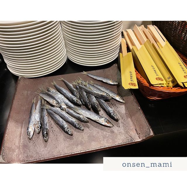 宿泊者はラウンジのお酒、おつまみが食べ飲み放題🍶