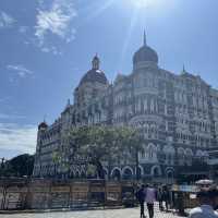 영화 뭄바이호텔의 “Taj Mahal Hotel”