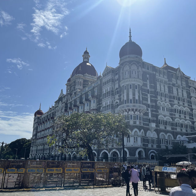 영화 뭄바이호텔의 “Taj Mahal Hotel”