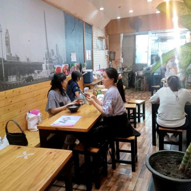 ร้านแม่จ๋าาาจั๊บญวน