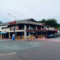 หมูสะเต๊ะ..จี้แดง..แยกแถวน้ำ..กินดีนะคุณ