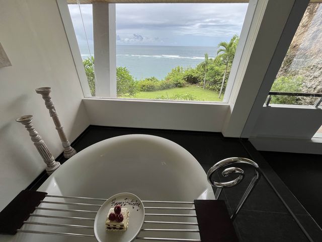 Honeymoon Ocean Front Suite - Samabe Bali
