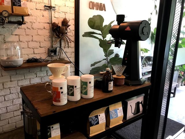 Omnia Cafe and Roastery