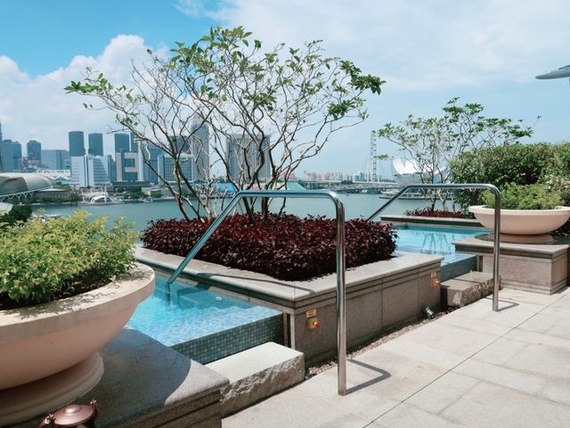 Must-try jacuzzi at The Fullerton Bay Hotel