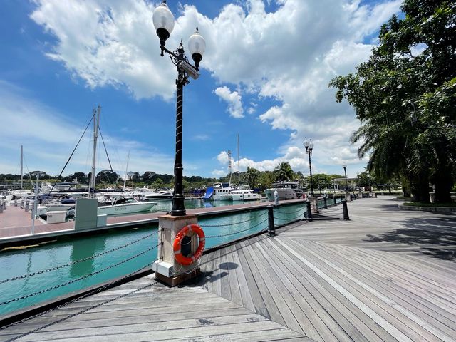 Quayside Isle beach boardwalk and shops