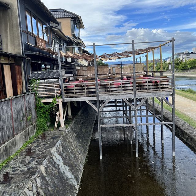 【京都】夏限定の納涼床で夏の京都を楽しむ