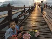 สะพานมอญยามเช้า