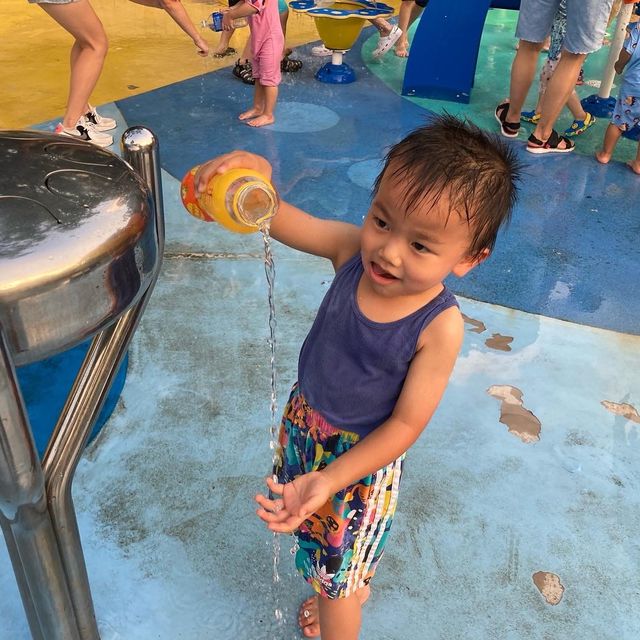 《親子活動～屯門公園共融遊樂場玩水區》
