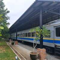 CAFE IN THE TRAIN