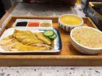 Chicken Rice & Laksa for dinner 😋